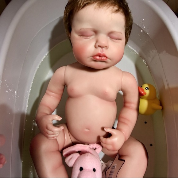 Reborn Realistic Baby Doll Girl- Anatomically Correct w/ Accessories (NEW) - Picture 7 of 9